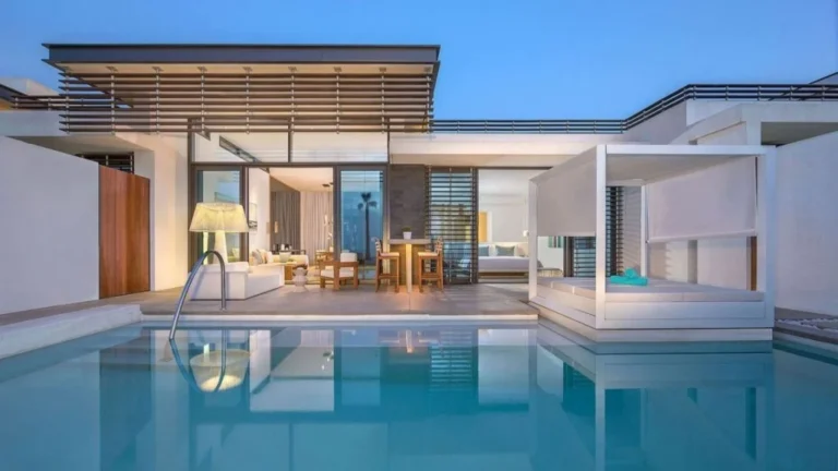 Long Term Travel Guide: The Definitive Reference for Global Mobility