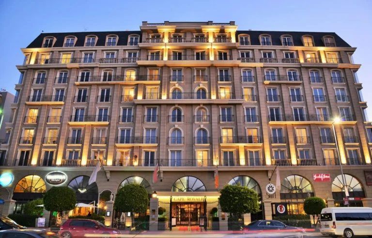 Luxury Serviced Apartments America | 2026 Institutional Guide